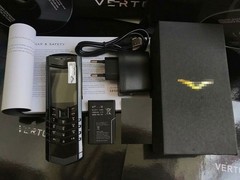 V10 Unlocked Luxury Metal Mobile Cell Phone Dual Sim Quad Band Cellular Phone
