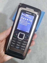 Nokia E Series E90 Communicator ,3G , Symbian , Business Foldable Keyboard