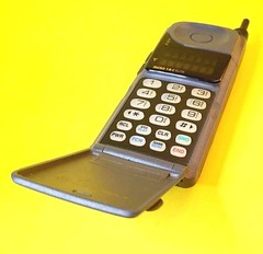MOTOROLA MICRO TAC ELITE VINTAGE FLIP PHONE FOLDABLE MOUTHPIECE DUAL LINE LED
