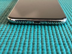 Apple iPhone X – 64GB – Silver (Unlocked) A1865 (CDMA + GSM)