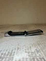 Motorola RAZR V3m Cellular Flip Phone (Verizon) – Silver – UNTESTED As Is