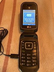 LG B470 Flip Phone – AT&T, 3G / 2G, complete.