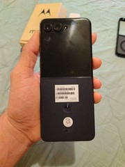 Motorola razr+ 2024 256GB Midnight Blue Flip 32MP Uncloked !!READ DESCRIPTION!!