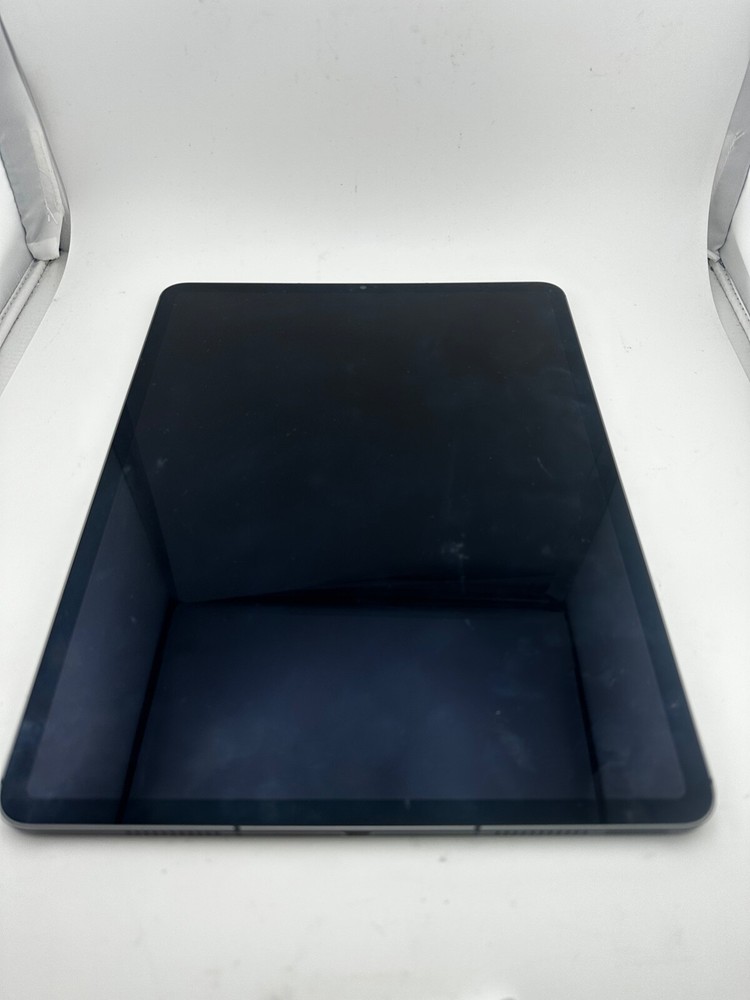 Apple iPad Pro 12.9″ 5th Gen M1 256 GB Unlocked “Please Read”