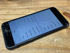 Apple iPhone SE 2nd Gen. – 64GB – Black (Verizon) A2275 – Works – Cracked Glass