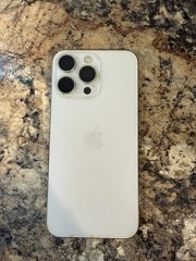 iPhone 15 Pro Max – Silver