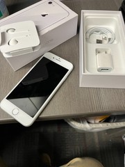 Apple iPhone 8 64GB – White MQ732LL/A with original box cord/earbuds Verizon