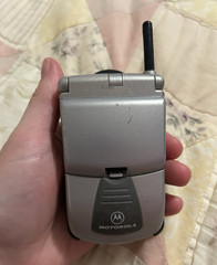 Motorola P8767 Silver Flip Cell Phone 5MB 2G CDMA 800/1900 Used
