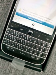 BlackBerry Classic Q20 16GB GSM (Unlocked) 4G LTE Keyboard Smartphone