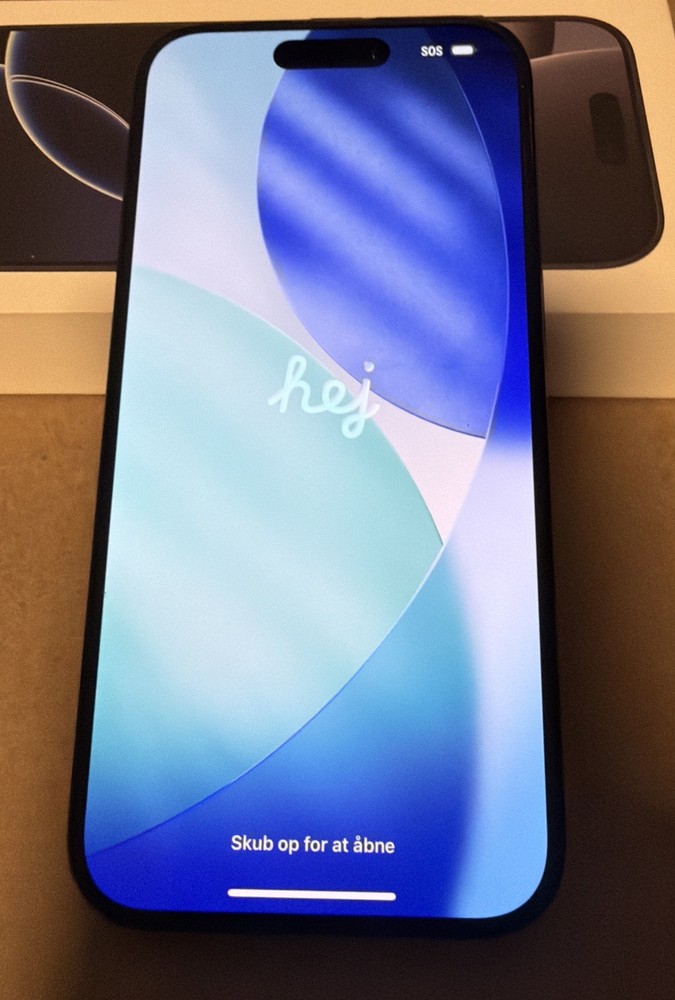 Apple iPhone 15 Pro 256GB – SIM Locked – Titanium Black – MTQR3LL/A 6592