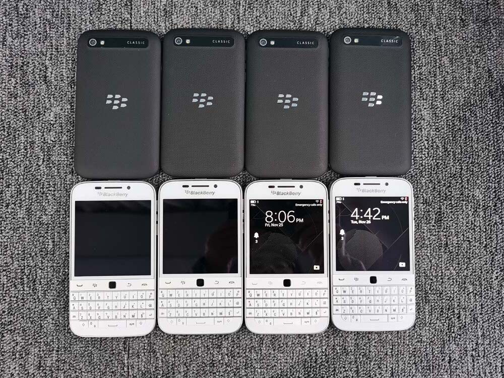 BlackBerry Classic Q20 16GB GSM (Unlocked) 4G LTE Keyboard Smartphone