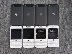 BlackBerry Classic Q20 16GB GSM (Unlocked) 4G LTE Keyboard Smartphone