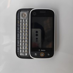 Motorola MB200 512MB Unlocked slider phone 3G Good Quality
