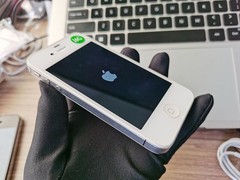 Apple iPhone 4 UNLOCKED White/Black 8/16/32GB 3G Usedphone Free Shipping
