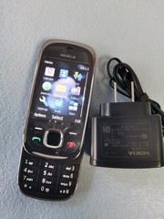 Nokia 7230 (Unlocked) 2G / 3G microSDHC Cellphone