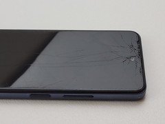 NUU B15 (S6701L) 128GB (GSM Unlocked) Dual SIM Smartphone – CRACKED – H1374