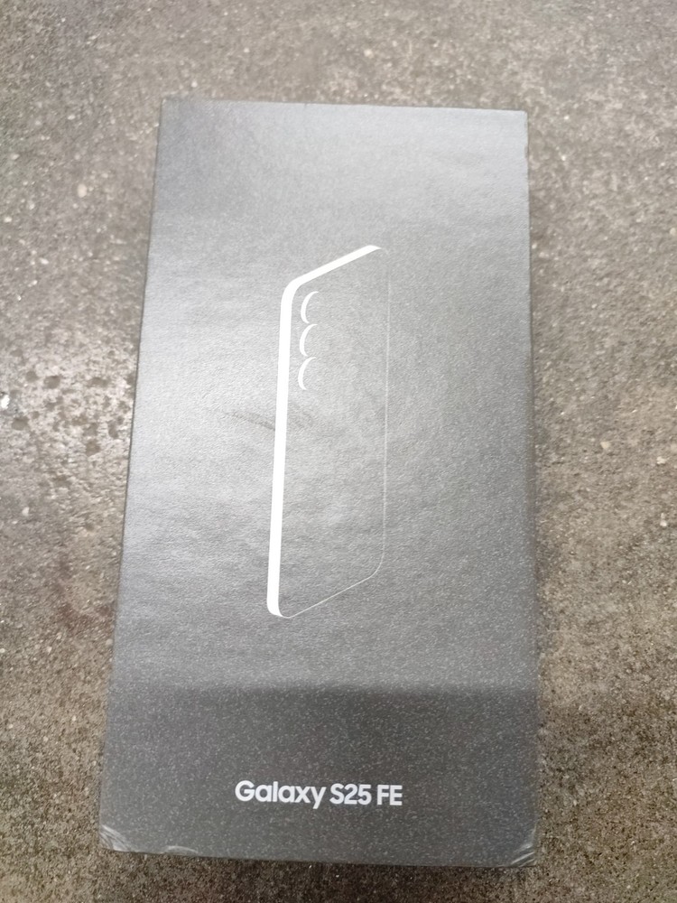 Samsung Galaxy S25 FE 128G Jet Black Smartphone (AT&T)