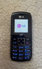 LG 320G – Black ( TracFone ) RARE Cellular Phone.