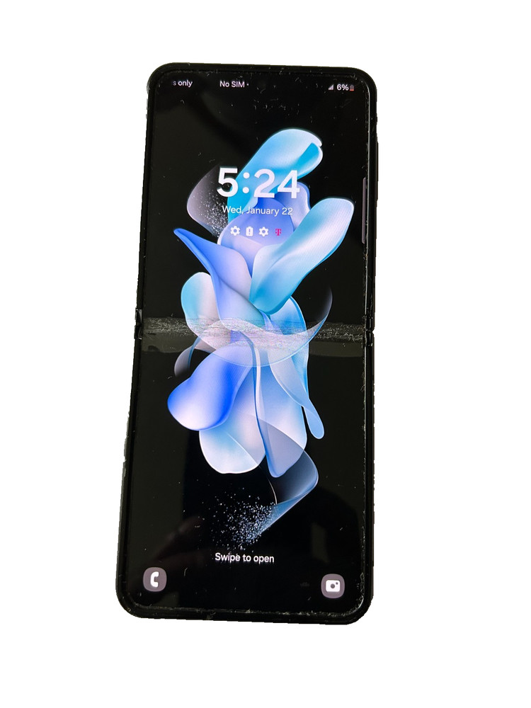 Samsung Galaxy Z Flip4 128GB Black – Carrier Unlocked