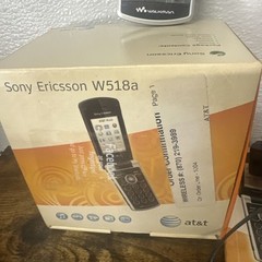 Sony Ericsson Sony Ericcson Walkman W518a (AT&T)- Black Parts Or Repair