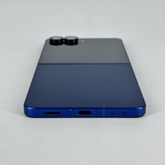 Samsung Galaxy Z Flip7 Blue Shadow 256GB – Spectrum – Very Good Condition