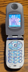Motorola i730 – Silver and Gray ( Nextel ) iDEN Flip Phone – 00:00:00 Talk Time