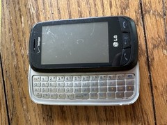 LG Cosmos Touch VN270 – Black & Silver ( Verizon ) Cellular Full Keyboard Phone