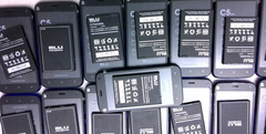 (LOT OF 15) BLU C5 – 16 GB – Blue With batteries (Unknown carrier)