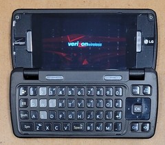 LG enV Touch VX11000 – Black and Silver ( Verizon ) Cellular Phone – READ