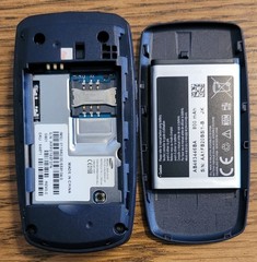 Samsung SGH-A137 – Navy Blue and Black ( AT&T ) Small Cellular GSM Flip Phone