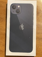 Brand New Sealed Apple iPhone 13 Midnight Including 90 days of Tracfone service