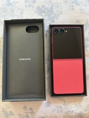 Samsung Galaxy Z Flip7 512GB Flip 12MP Coral Open Box w/ Box + USB Unlocked