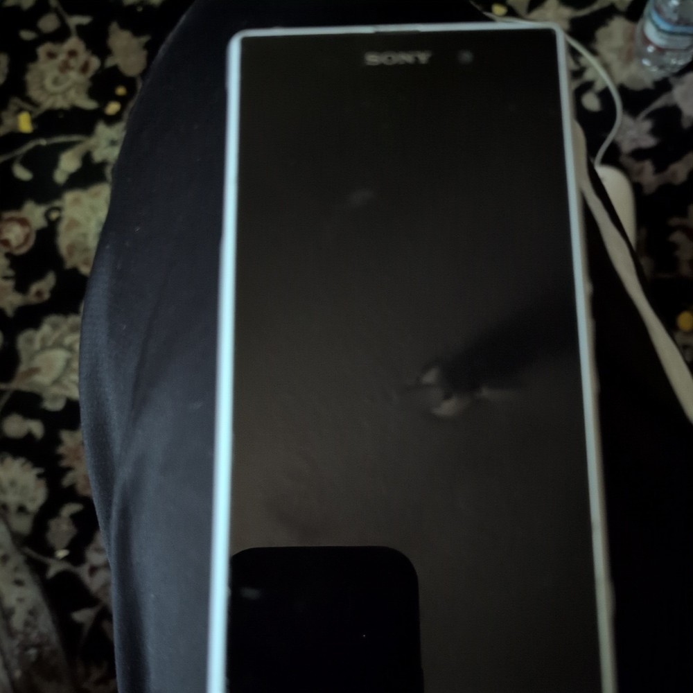 UNLOCKED SONY Xperia Z1 64GB, White; FOR PARTS (FREE SHIPPING)