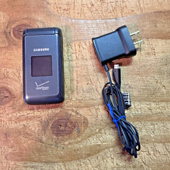 Samsung SCH-U320 Flip Phone (Verizon) – Works Well Holds Charge