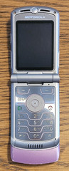 Motorola RAZR V3m – Pink and Silver ( Verizon ) Very Rare Flip Phone – Bundled