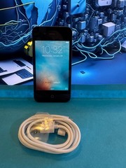 Apple iPhone 4s – 16 GB – Black (Unlocked)