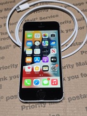 Apple iPhone SE A1662 MP8K2LL/A Unlocked Smartphone 32GB, Space Gray