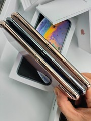 Apple iPhone XS 64/256GB Unlocked Resealed With Accessories Random Color