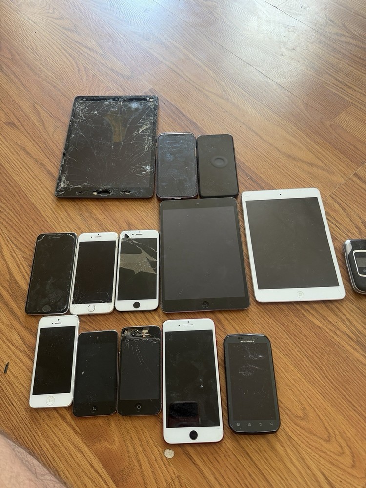 Lot Of Assorted Apple iPhones, Tablets – For Scrap only or PARTS ONLY