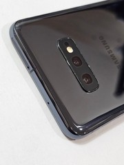 Samsung Galaxy S10e – 128 GB – G970U1 – Prism Black (Factory Unlocked)