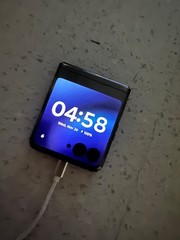 Motorola razr+ (2023) Foldable Smartphone – 256GB – Infinite Black – 5G