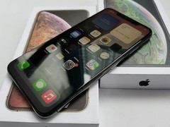 Apple iPhone XS Max – 64 / 256 GB – (Unlocked) Smart phone very good condition