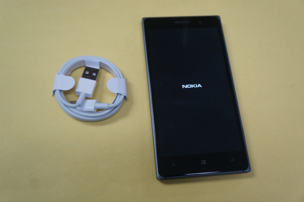 Nokia Lumia 830 RM-983 16GB (ATT) BLACK FREE BUNDLE & SHIPPING