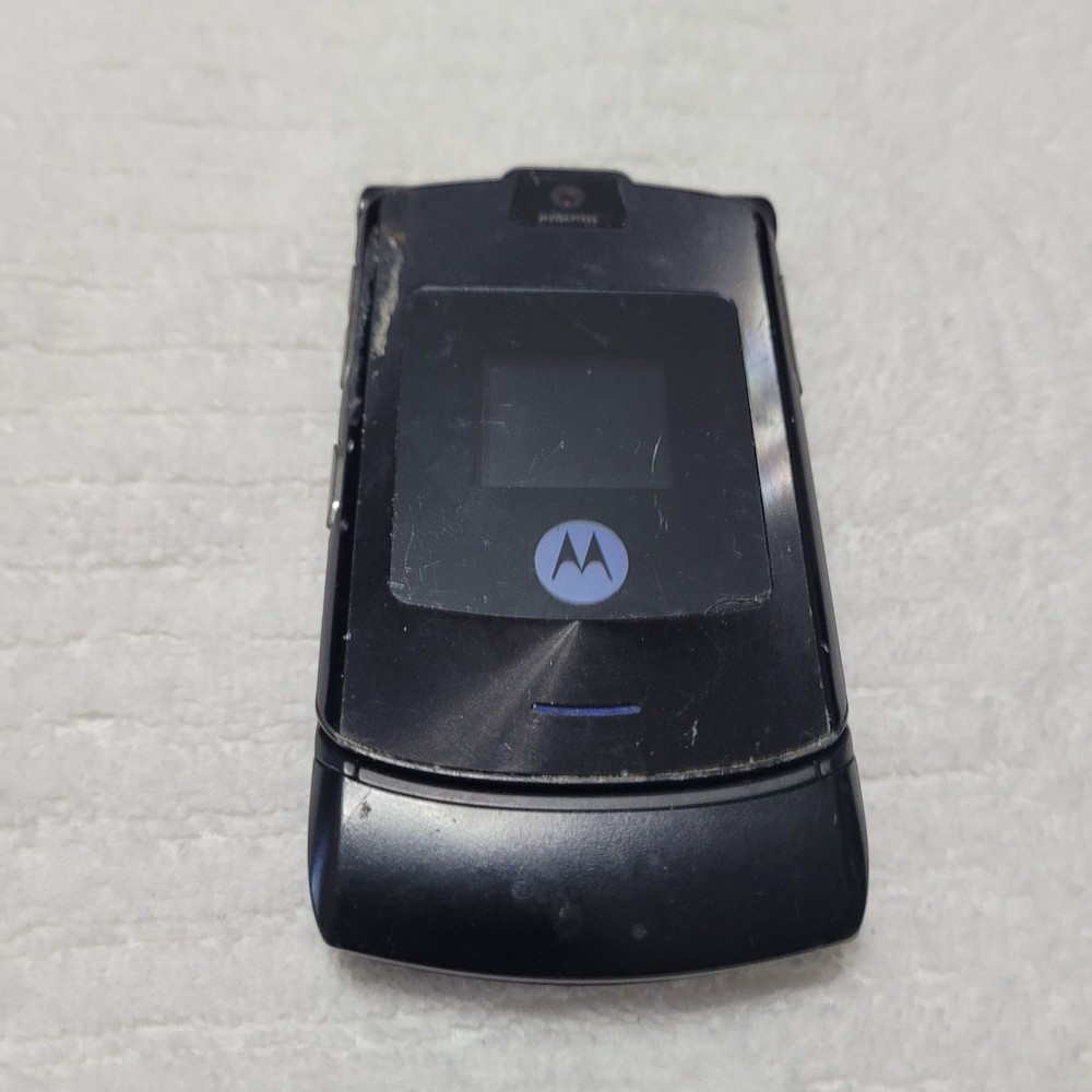 Motorola RAZR V3 – 30 MB – Gray (Unlocked)