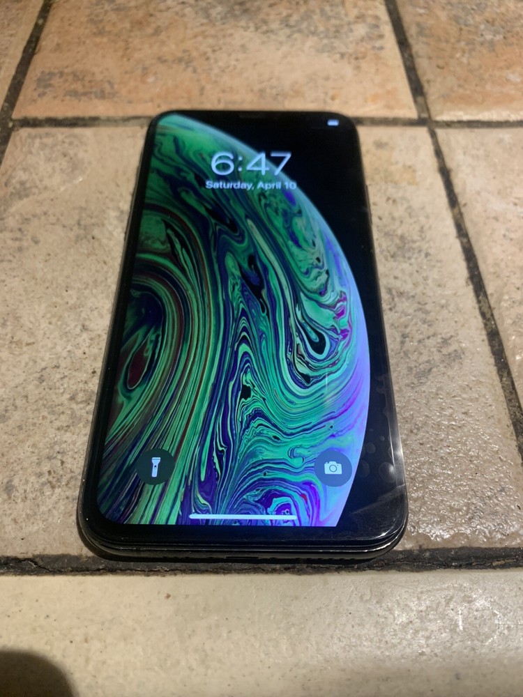 Apple iPhone XS – 64GB – Space Gray (Unlocked) A1920 (CDMA + GSM)