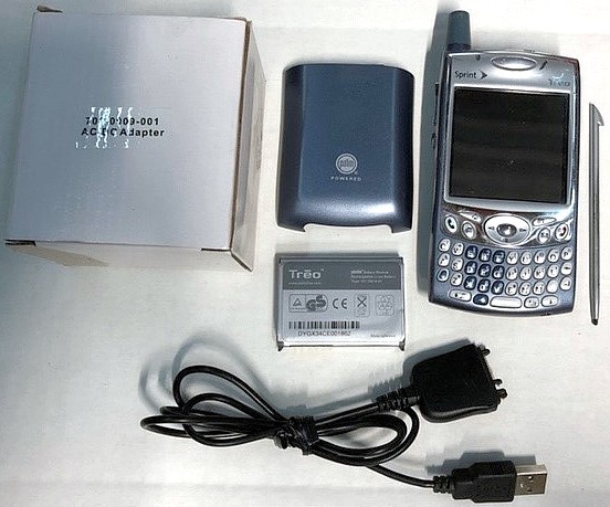 Palm One Sprint Treo 650 Cell Smartphone Silver qwerty bluetooth 3G Grade C