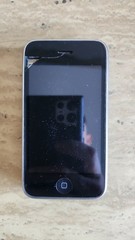 Apple iPhone 3G – 8 GB – Black (AT&T) For Parts Only