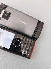 Nokia X2-00 Cell Phone Black Red (Unlocked) Classic Button Mobile Phone