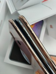 Apple iPhone XS 64/256GB Unlocked Resealed With Accessories Random Color