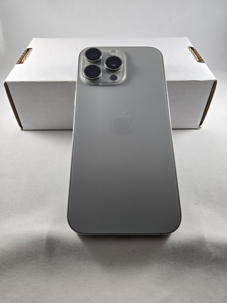 iPhone 16 Pro Max 256gb Natural Titanium AT&T
